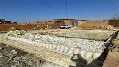 ضبط شخصين يديران مصنعين بدون ترخيص لإنتاج الأسمدة المغشوشة بالقليوبية