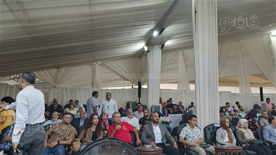 ظهور مفاجئ لتوفيق عكاشة في ختام مهرجان الشرقية للخيول العربية (فيديو وصور)