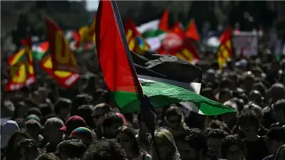 دعما لأسطول الصمود، مئات الآلاف يتظاهرون في أنحاء إيطاليا