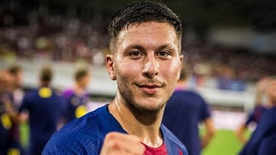 نجم برشلونة: فخور بجذوري السورية وحلمي التتويج بالألقاب مع الفريق (فيديو)