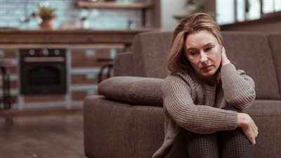 متى يبدأ انقطاع الطمث وأعراضه ومضاعفاته المختلفة؟