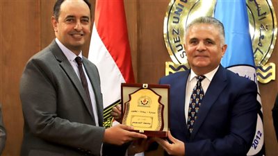 صندوق مكافحة الإدمان ورئيس جامعة السويس يوقعان بروتوكول تعاون 