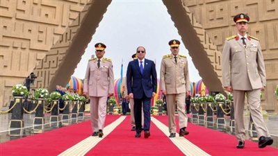 في ذكرى نصر أكتوبر، السيسي يزور النصب التذكاري لشهداء القوات المسلحة.. ويضع إكليل الزهور على قبر الجندي المجهول.. ويترأس اجتماع المجلس الأعلى للقوات المسلحة