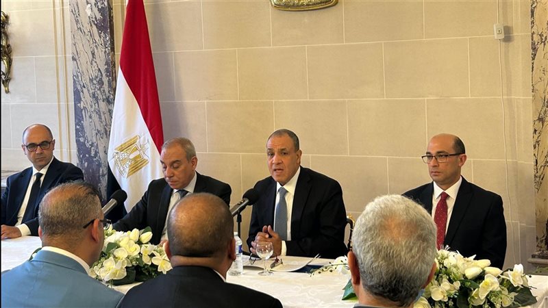 وزير الخارجية خلال