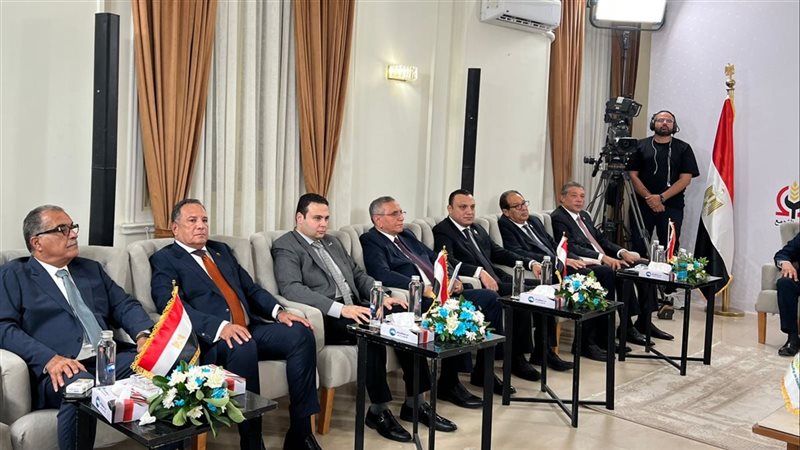 جانب من اجتماع القائمة