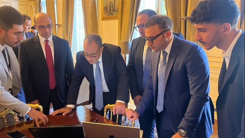 وزير الخارجية خلال