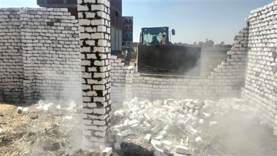 إزالة 50 حالة تعد واسترداد 760 فدان أملاك دولة بأسيوط