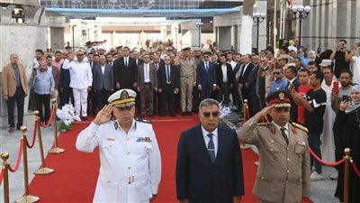 محافظ الدقهلية يضع إكليل الزهور على النصب التذكاري لشهداء أكتوبر (صور) 