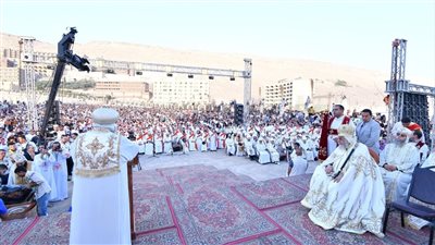 البابا تواضروس يترأس القداس في كاتدرائية سفينة النجاة بدرنكة 