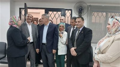  محافظ الإسكندرية يتفقد أعمال مركز خدمات المواطنين