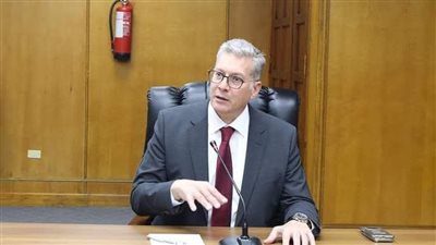 هيئة البترول تمول 20 منحة دراسية بجامعة زويل للعلوم والتكنولوجيا