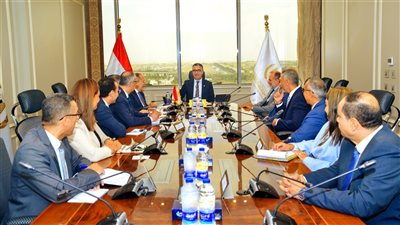 وزير التموين يبحث تطوير مشروع المنافذ التموينية