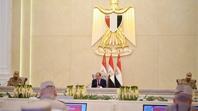 السيسي: القوات المسلحة لها دور محوري في مسيرة التنمية الشاملة للدولة 
