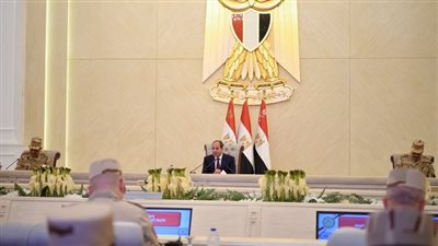 السيسي يترأس اجتماع المجلس الأعلى للقوات المسلحة.. الرئيس يشيد بجهود الجيش لدعم ركائز الأمن والاستقرار على كافة الاتجاهات الاستراتيجية.. ويحي أرواح شهداء الوطن الأبرار