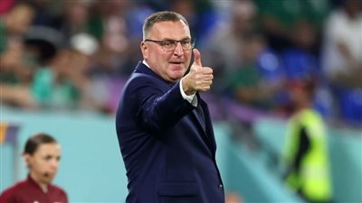 الأهلي يفاوض البولندي ميتشنيفيتش لتولي القيادة الفنية للفريق