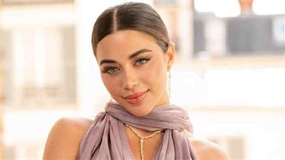 يارا السكري تخطف الأضواء في أسبوع الموضة بباريس (صور)