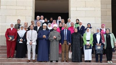 وزير الأوقاف يكرم 25 قيادة نسائية بختام برنامج الإدارة الحديثة والحَوْكَمة الرشيدة