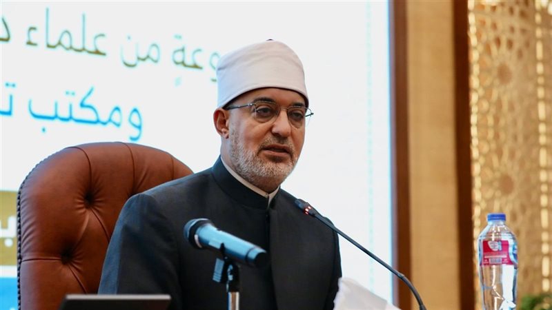 الدكتور نظير عياد،