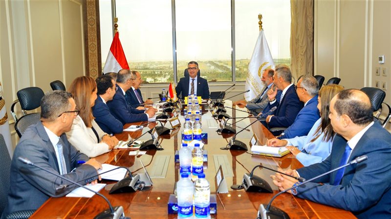 وزير التموين خلال