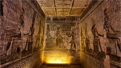 سؤال برلمانى حول اختفاء اللوحة الأثرية: هل هناك أطراف داخلية متورطة في تهريبها؟!