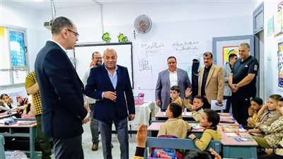 وكيل تعليم الدقهلية يتابع انتظام الدراسة بمدارس المطرية (صور)