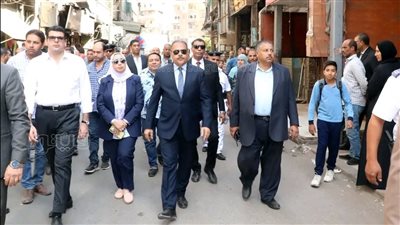 لتقاعسهم عن العمل، إحالة 4 مسئولين بحي أول الزقازيق بالشرقية للتحقيق (صور)