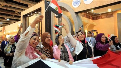 تنمية المشروعات وشباب معرض تراثنا يحتفلون بذكرى انتصارات أكتوبر 