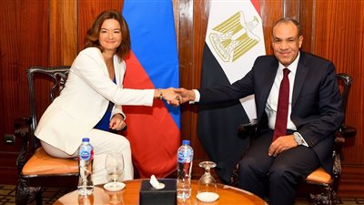 تفاصيل لقاء وزير الخارجية ونظيرته السلوفينية (صور)