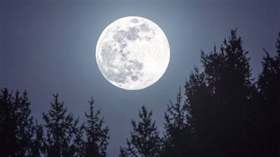 سوبر مون، قمر الكريسماس يزين سماء الليلة