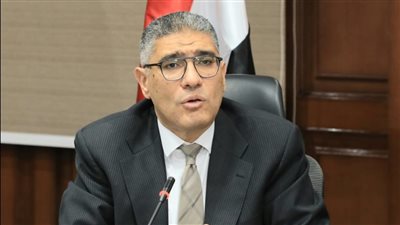 بناء مخالف ومحال بدون ترخيص، أبرز شكاوى المواطنين في لقاء محافظ الجيزة