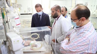  جولة مفاجئة لنائب وزير الصحة بمستشفيي إيتاي البارود وكفر الدوار العام بالبحيرة 