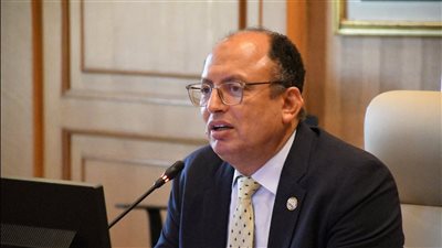 رئيس جامعة حلوان يوجه بتحويل مشروعات التخرج إلى أدوات للتوعية الفكرية