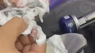 جمارك مطار الغردقة تحبط تهريب حشيش داخل علبة كريم بحوزة ألماني