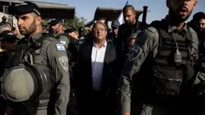 بن غفير يقتحم الحرم الإبراهيمي في الخليل مع عشرات المستوطنين