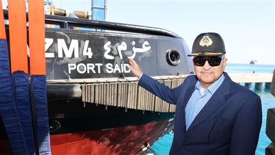 أسامة ربيع يشهد تدشين القاطرتين 