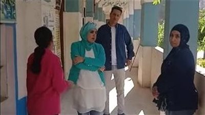 التعليم تكشف حقيقة فيديو مديرة مدرسة ترفض دخول طالبة إلى فصلها وتجبرها على نظام البكالوريا 