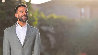 نجل أكمل قرطام يتقدم بأوراق ترشحه عن دائرة دار السلام والبساتين 