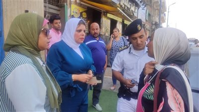 آخر جولات رئيسة حي وسط قبل نقلها لشرق في الإسكندرية (صور)