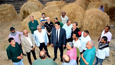 نائب محافظ الدقهلية يتفقد مواقع تجميع قش الأرز بالسنبلاوين وأجا وميت غمر