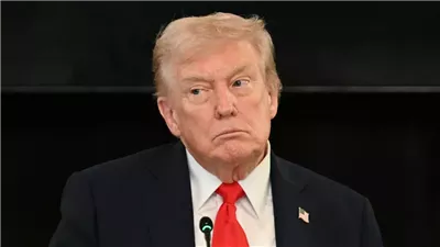 من داخل الغرفة الزرقاء، كواليس متابعة ترامب اللحظات الأخيرة للتوصل إلى اتفاق غزة 