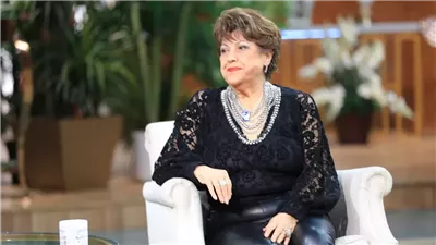 الإذاعية الكبيرة إيناس جوهر تكشف أسرار إلقاء البيانات العسكرية عن انتصار أكتوبر: كنت صوت الأمل فى لحظة النصر.. مشهد تلاحم الشعب لا ينسى.. وعبد القادر حاتم اختارنى مع درية شرف الدين لإلقاء البيان