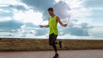 استشاري: 50 قفزة كل صباح تغنيك عن الذهاب إلى الجيم