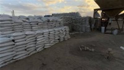 ضبط مصنع غير مرخص لإنتاج أسمدة ومخصبات مغشوشة بالجيزة