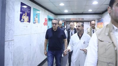 وزير الصحة يوجه بسرعة توفير شبكة إنترنت بوحدة الرعاية المركزة بمستشفى منشية البكري 