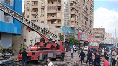 الحماية المدنية تستعين بسلم هيدروليكي للسيطرة على حريق مستشفى كرموز بالإسكندرية 