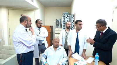 الصحة تنظم زيارة لخبير عالمي في زراعة الأعضاء وتجري 28 عملية جراحية بمعهد ناصر 