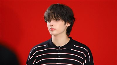 هيونينجكاي من TXT يعتذر لمعجبيه بعد انتشار صورة له مع فتاة غامضة