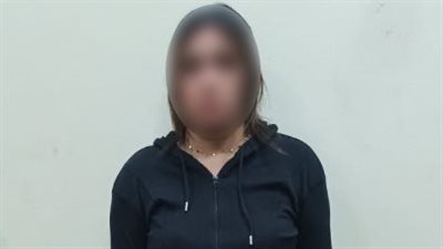 ضبط صانعة محتوى لنشرها مقاطع فيديو خادشة للحياء العام