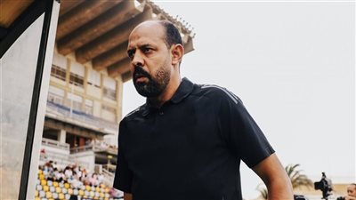 الأهلي يكرم عماد النحاس قبل رحيله لتولي تدريب الزوراء العراقي