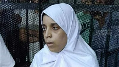 قبل بدء ثاني جلسة، 11 مشهدًا تهز المحكمة في أولى جلسات محاكمة قاتلة زوجها وأطفاله الـ 6 بالمنيا